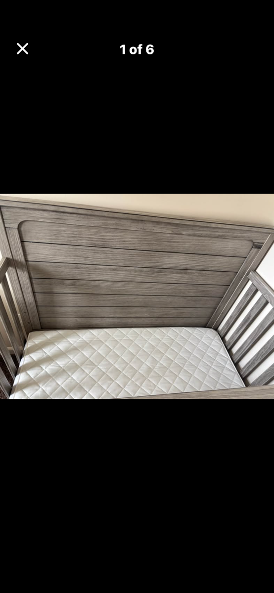 Simmons crib and dresser set
