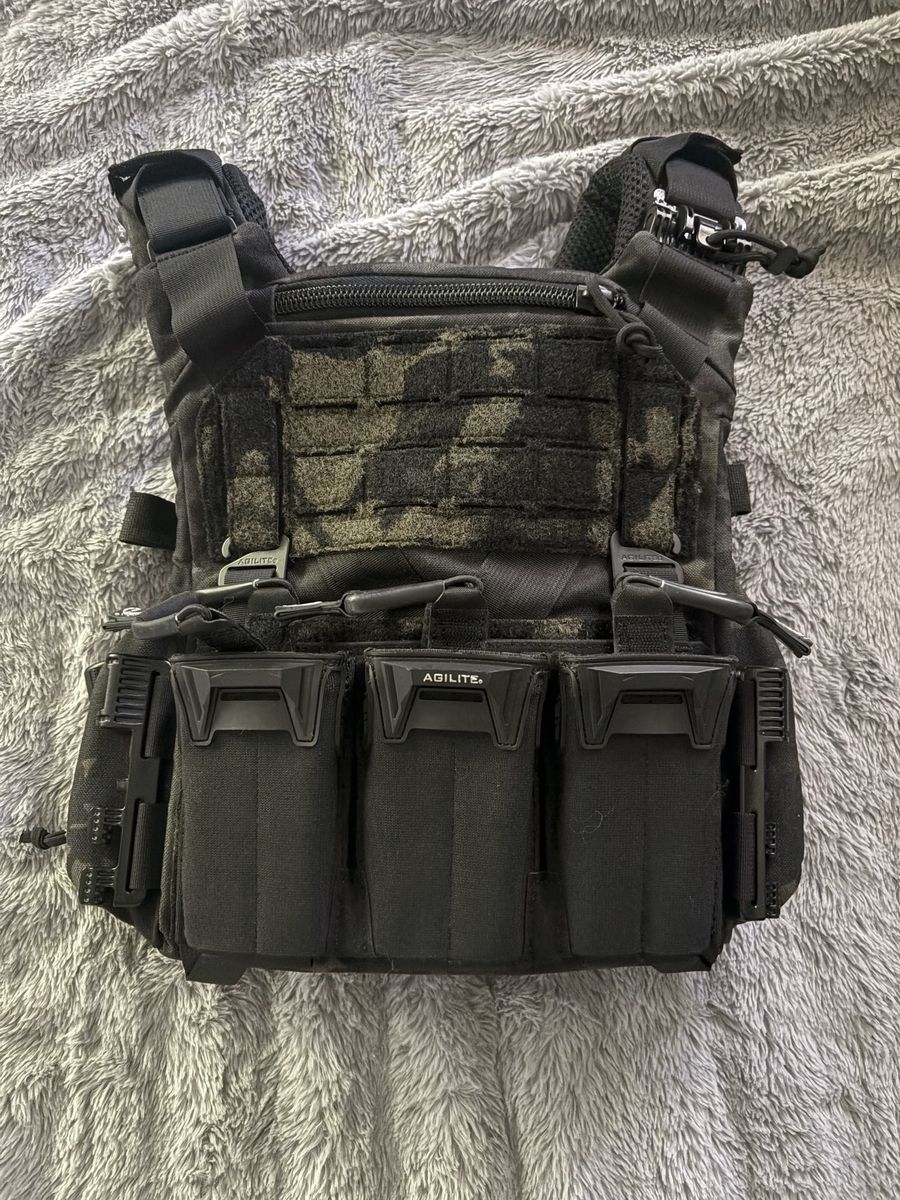 Agilite K19 3.0 with Pincer Placard Multi Caliber Triple Mag Pouch