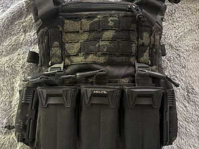 Agilite K19 3.0 with Pincer Placard Multi Caliber Triple Mag Pouch