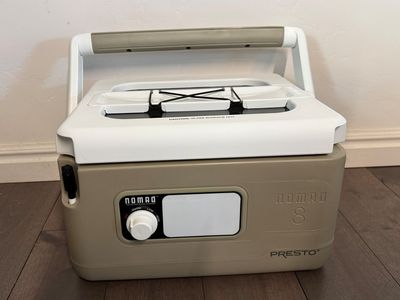 Presto Nomad Traveling Slow Cooker – Locking Lid + Dry Erase Board – Never Used