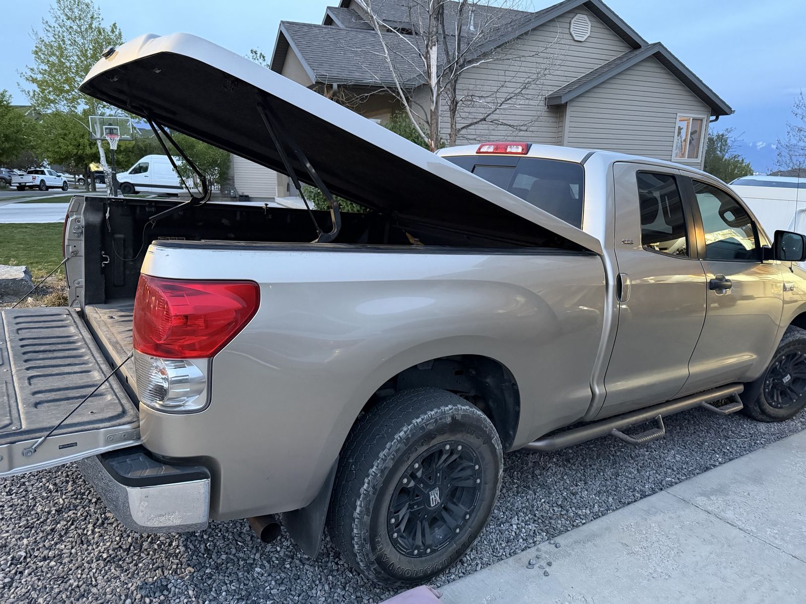 Tundra bed cover
