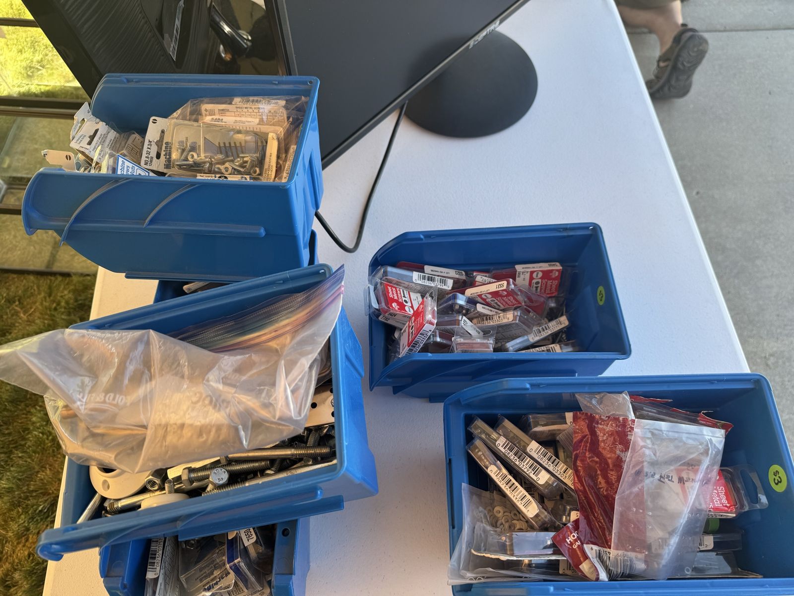Hardware : (NEW) Bolts, nuts , screws