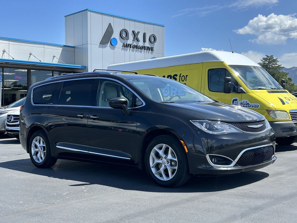 2017 Chrysler Pacifica Touring L Plus