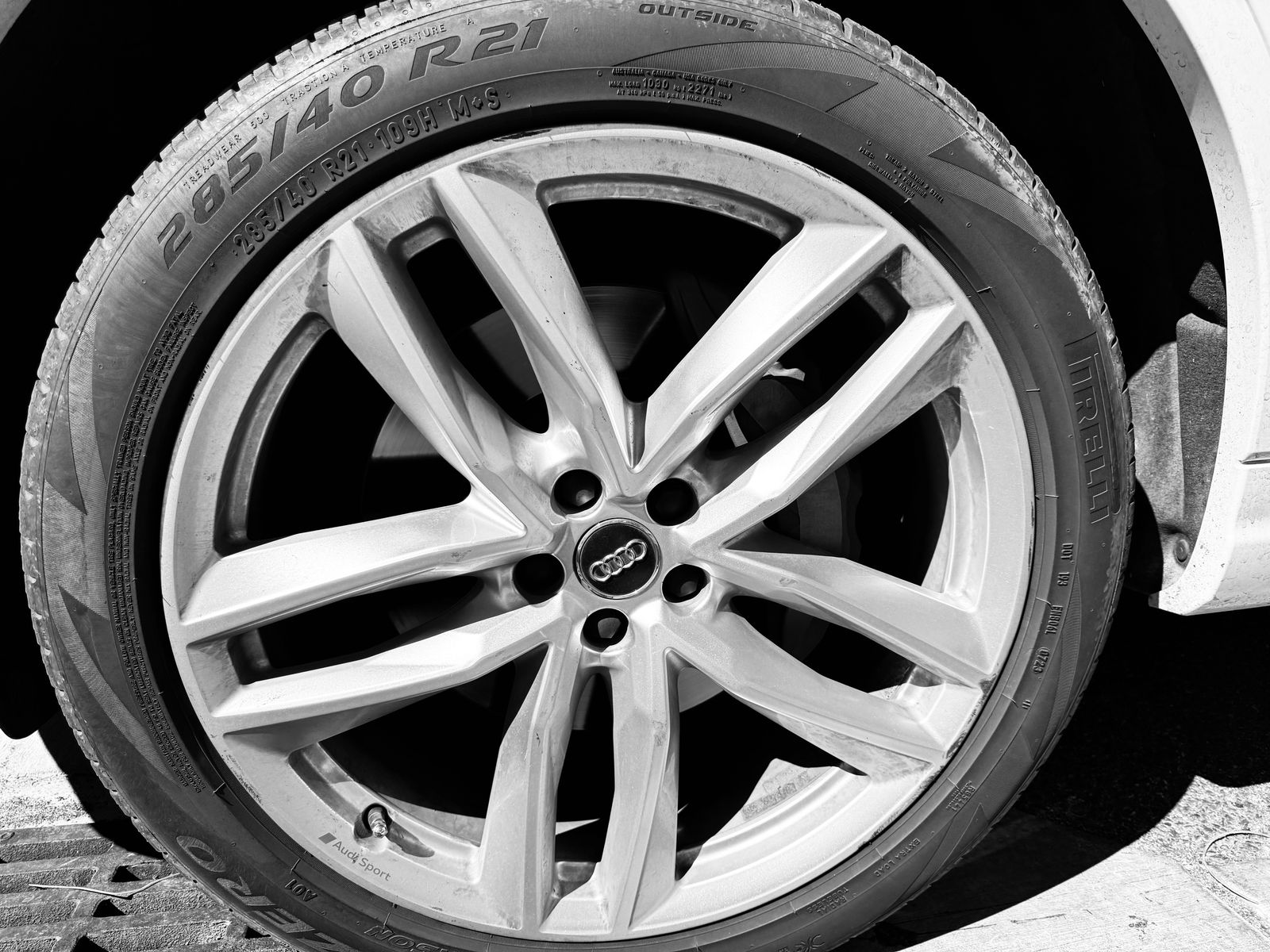 2 (TWO) HARD TO FIND 185/40 R21 PERRELLI SCORPION ALL WEATHER TIRES WITH 6/16THS LEFT ON TREADWEAR