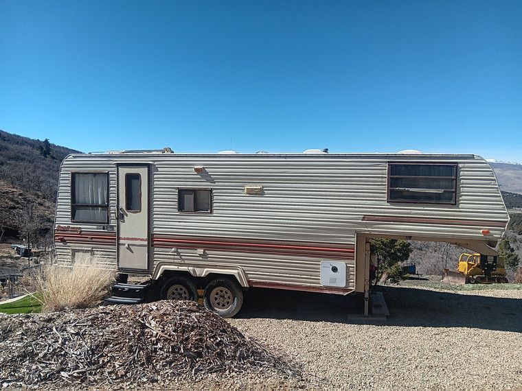 5th Wheel RV Road Ranger