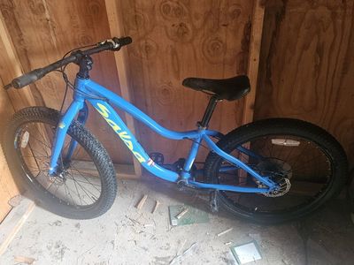 Salsa Blue Mountain Bike with Promax Disc Brakes & Shimano RevoShift