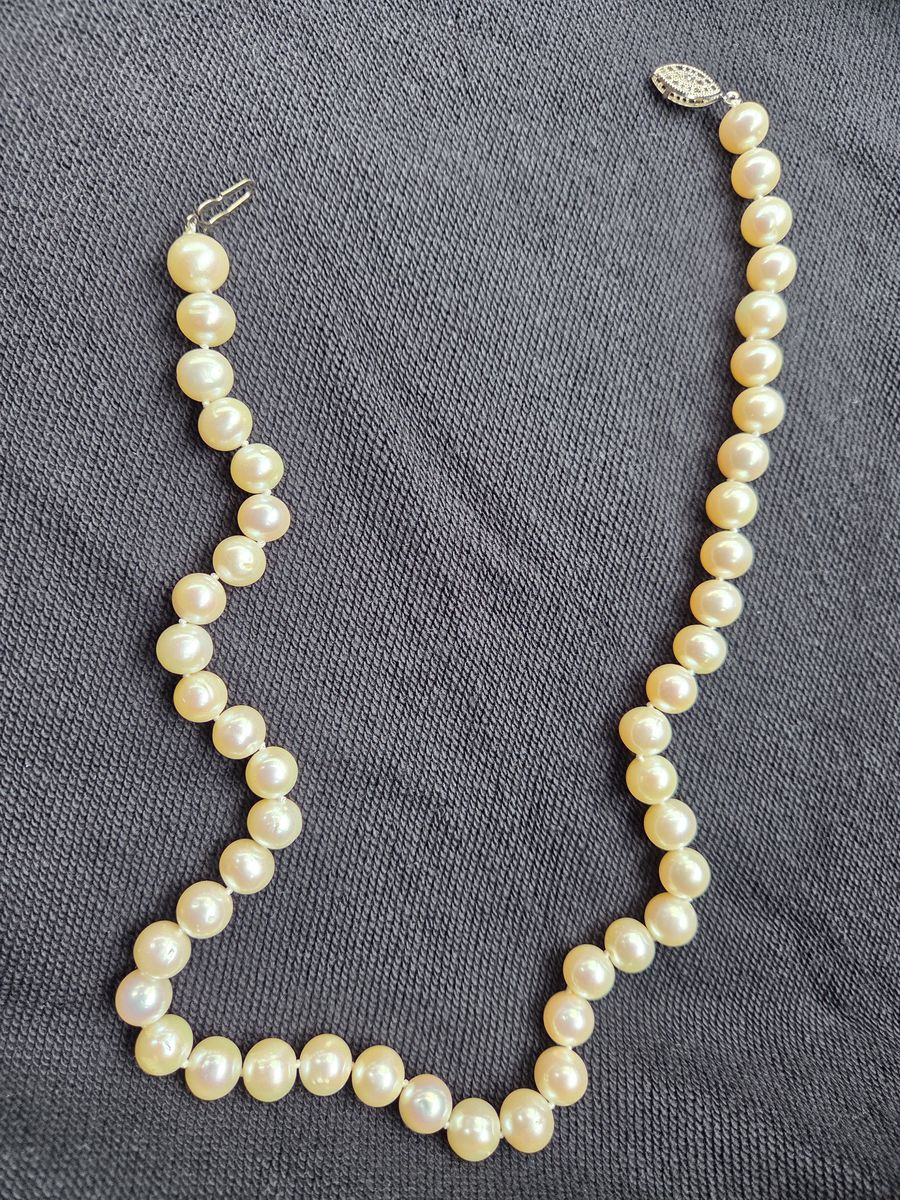 Fresh water pearl necklace