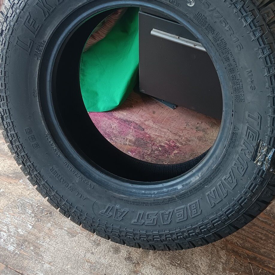 1 New 225/75r16 Lexani Range E