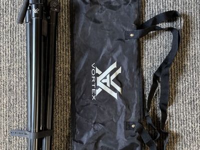 Vortex High Country II Aluminum Tripod with Pan Head (TR-HCY) and Carrying Case