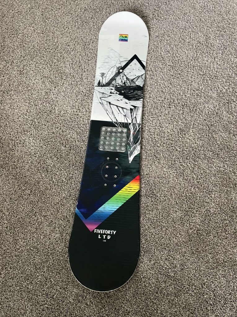 Five Firty 139com Snowboard