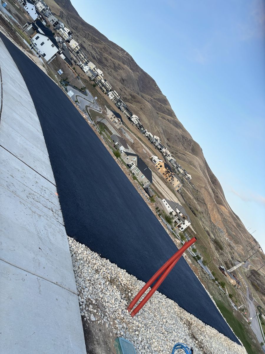 Asphalt driveway/Parking Lot UTAH