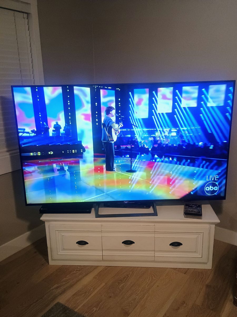 Sony TV 75 inch nice