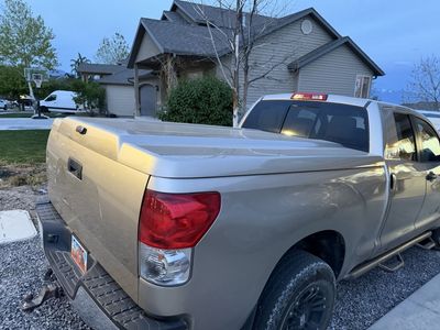 Tundra Leer 700 hard tonneau cover.