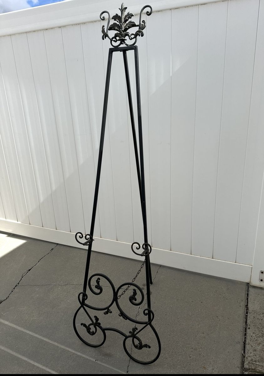 Nice Adjustable Tall Standing Easel