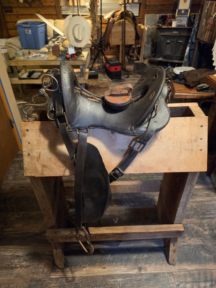 U.S. Model 1904 McClellan Cavalry Saddle w/brush