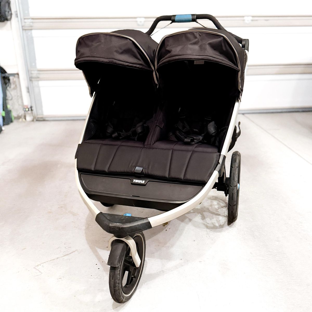 CLEAN Thule Urban Glide 2 Double Jogging Stroller