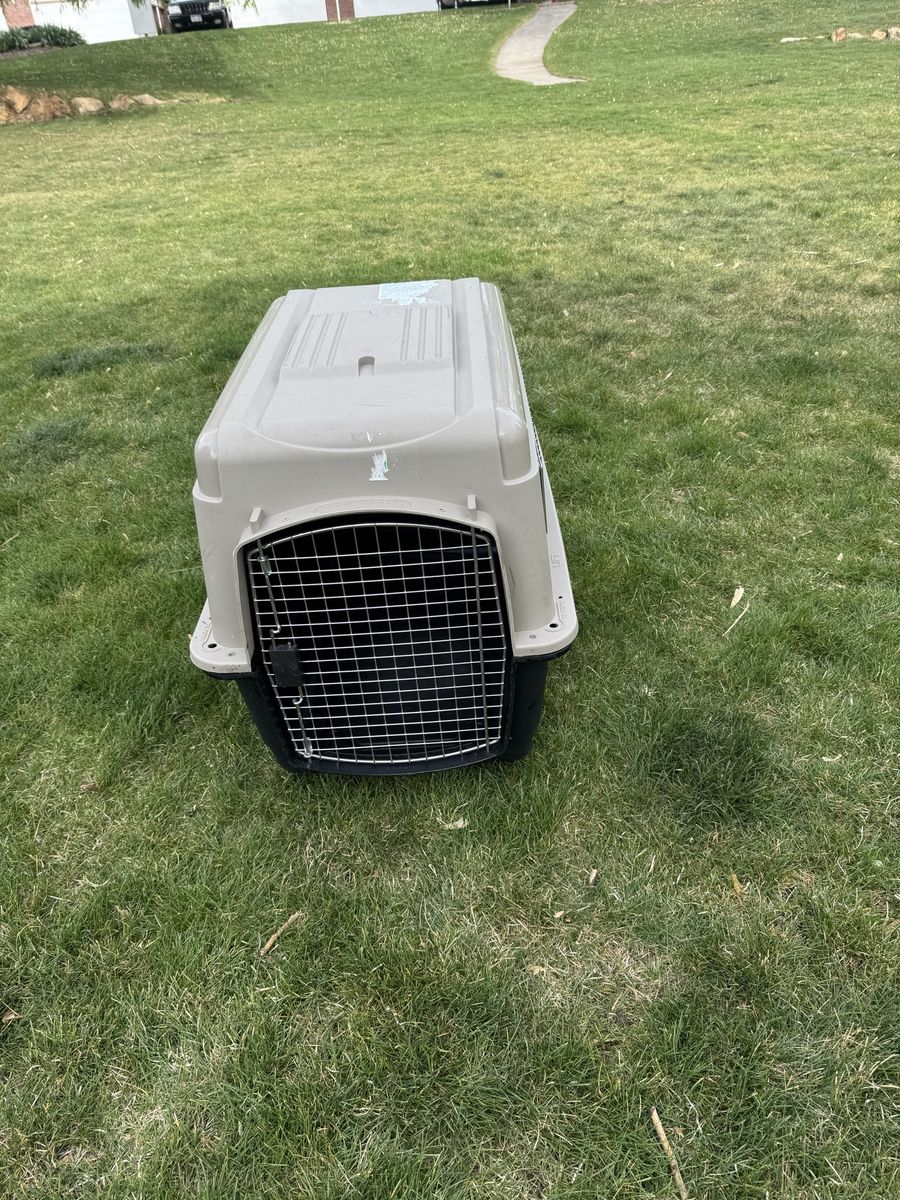 Ultra Vari Kennel Airline Approved Dog Crate M-L