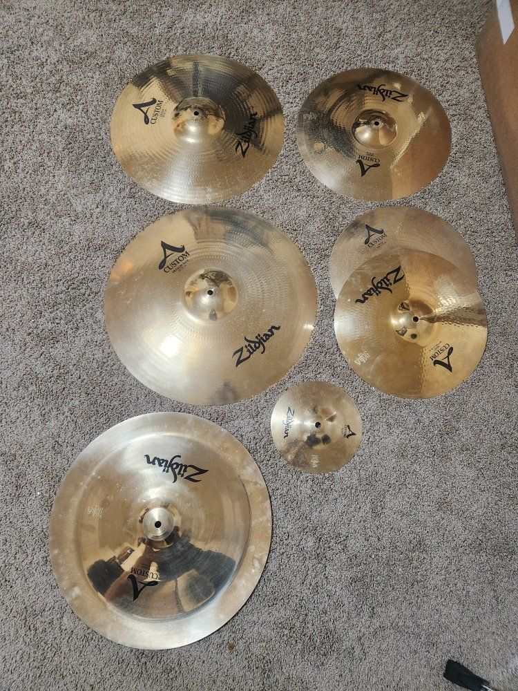 Zildjian A custom deluxe cymbal set.  like new