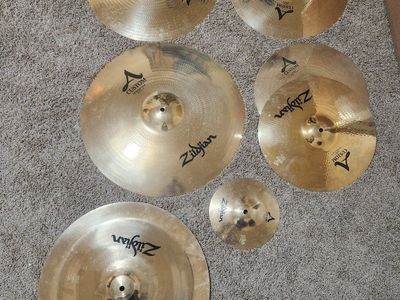 Zildjian A custom deluxe cymbal set. like new