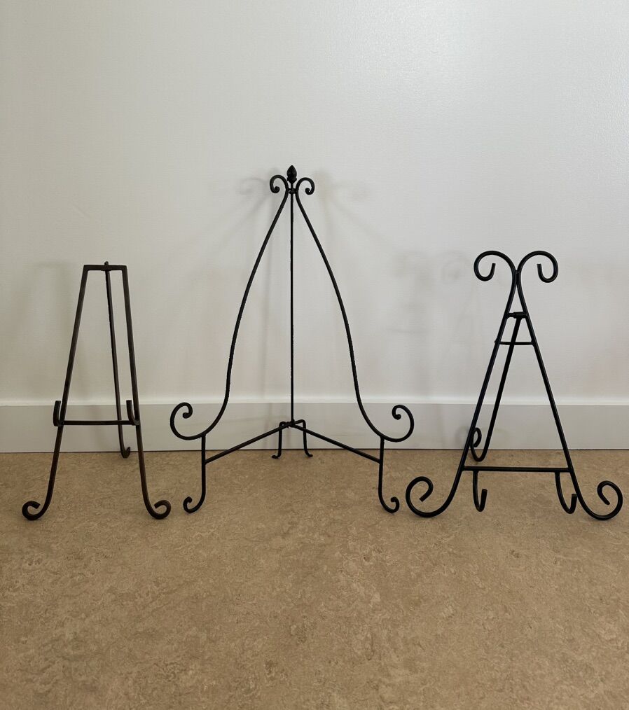 Nice Tall Easels For Wedding Decor