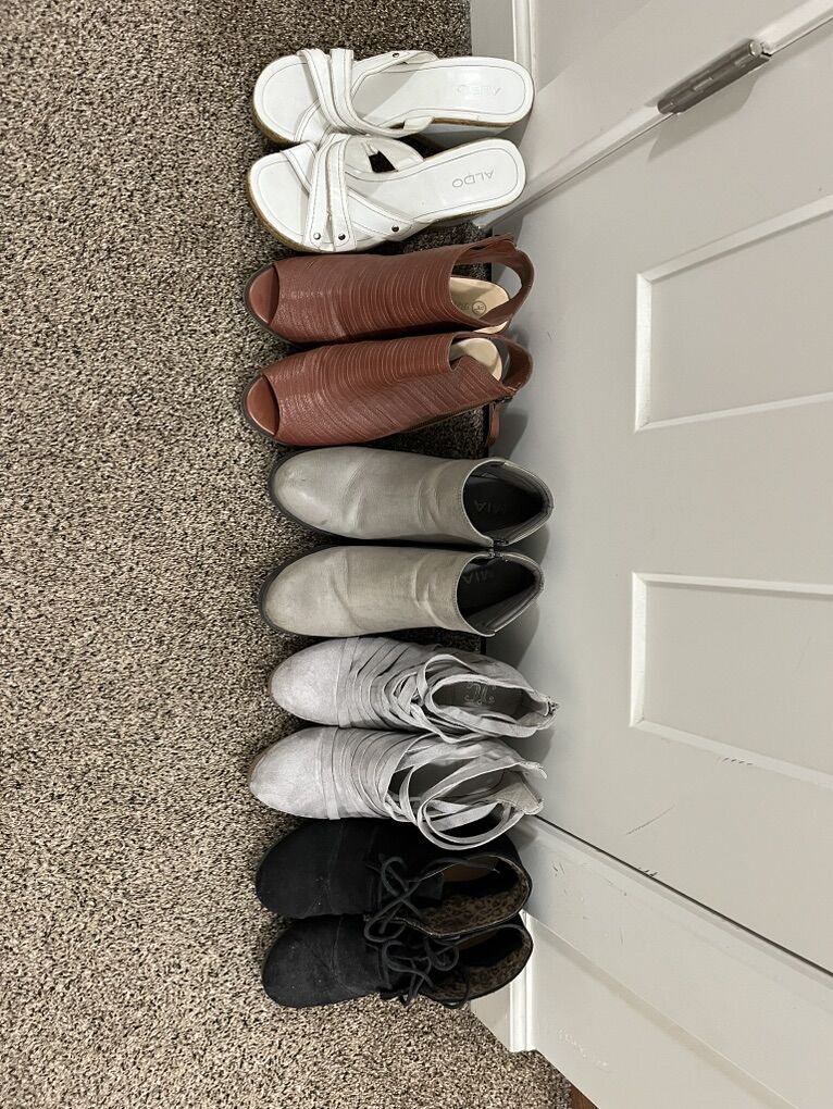 Women's Shoes Size 9