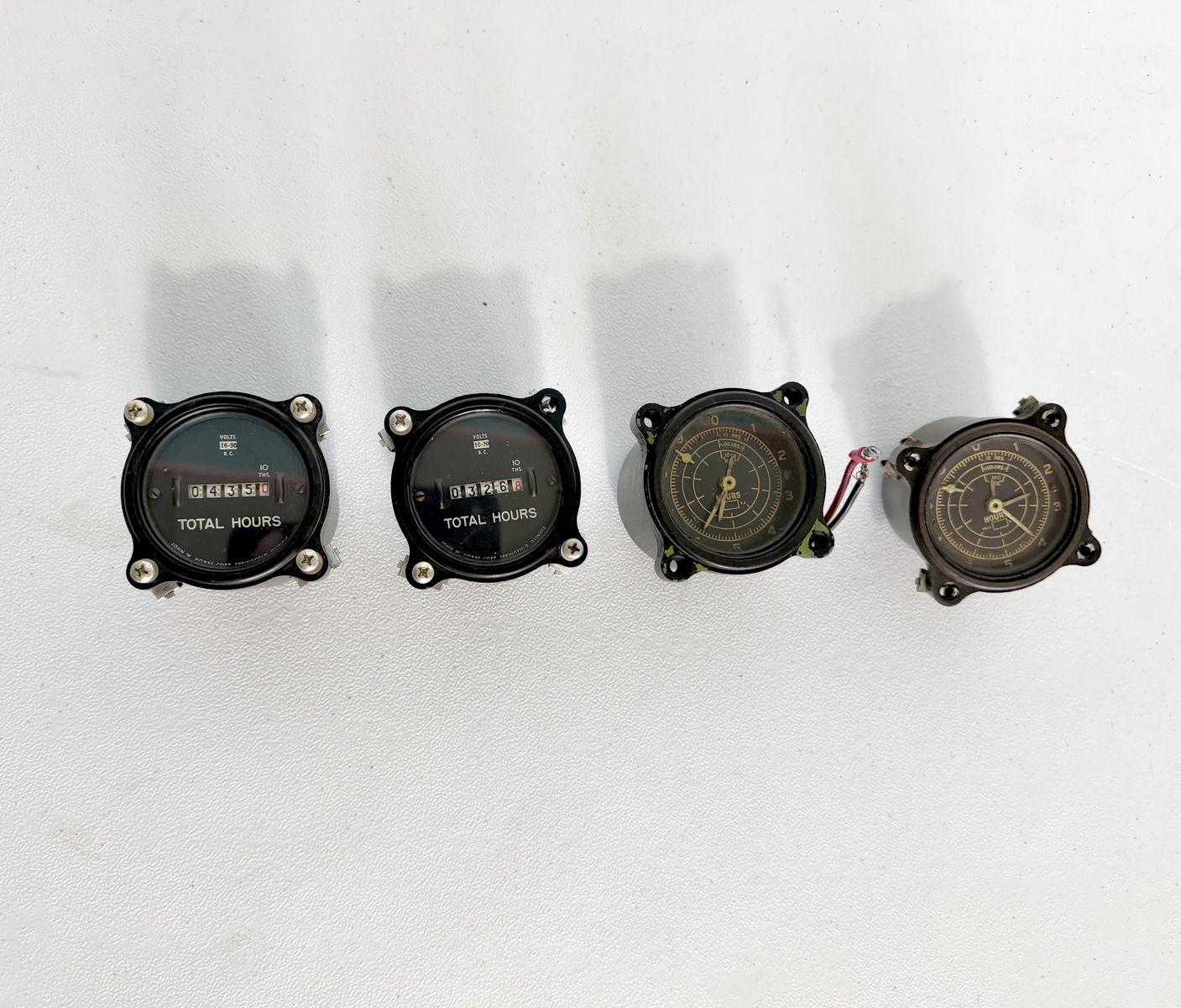 Hobbs Indicators Lot of 4