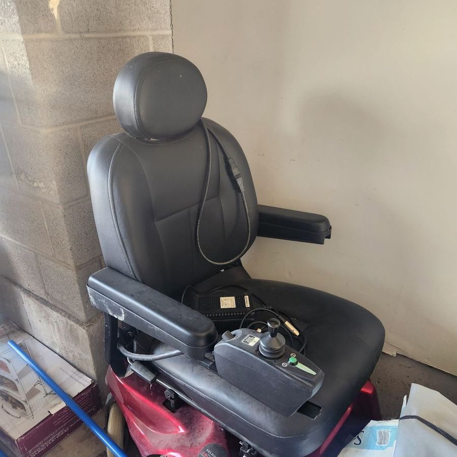 Jazzy 1120 Electric Wheelchair (inoperative)