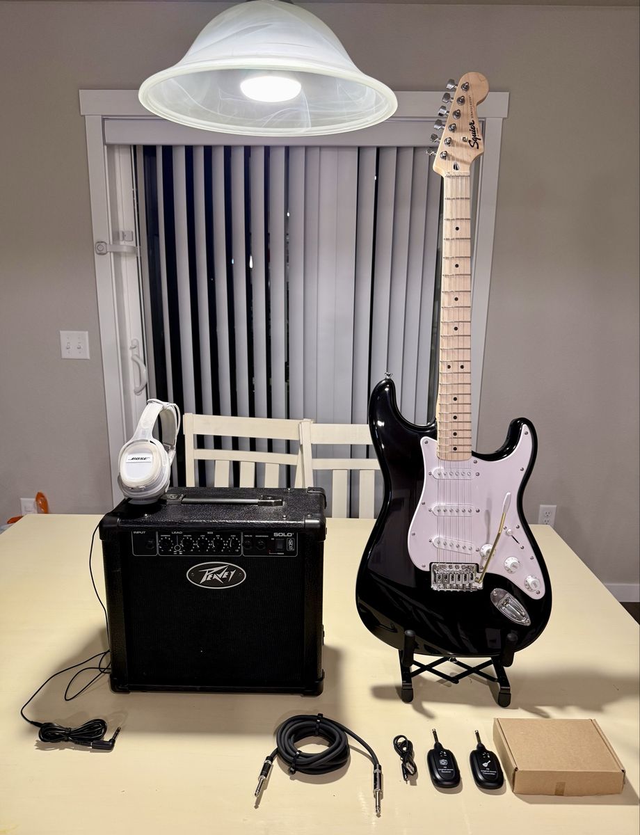 Fender Squier Stratocaster Electric Guitar Bundle Peavey Solo Combo Amp-Bose Headset-Cables-Wireless Transmitters