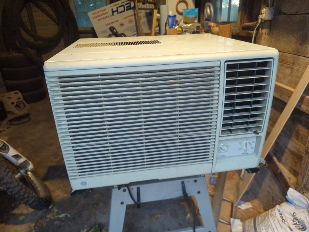 10,000 BTU Window A/C unit