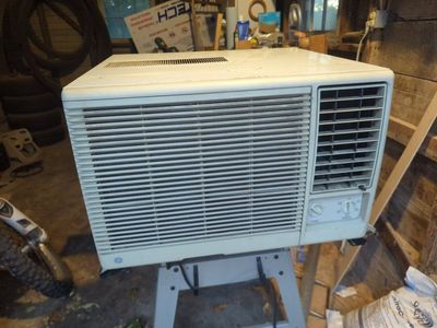 10,000 BTU Window A/C unit