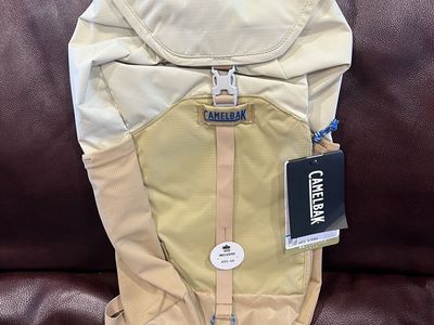 Camelbak Arete 18