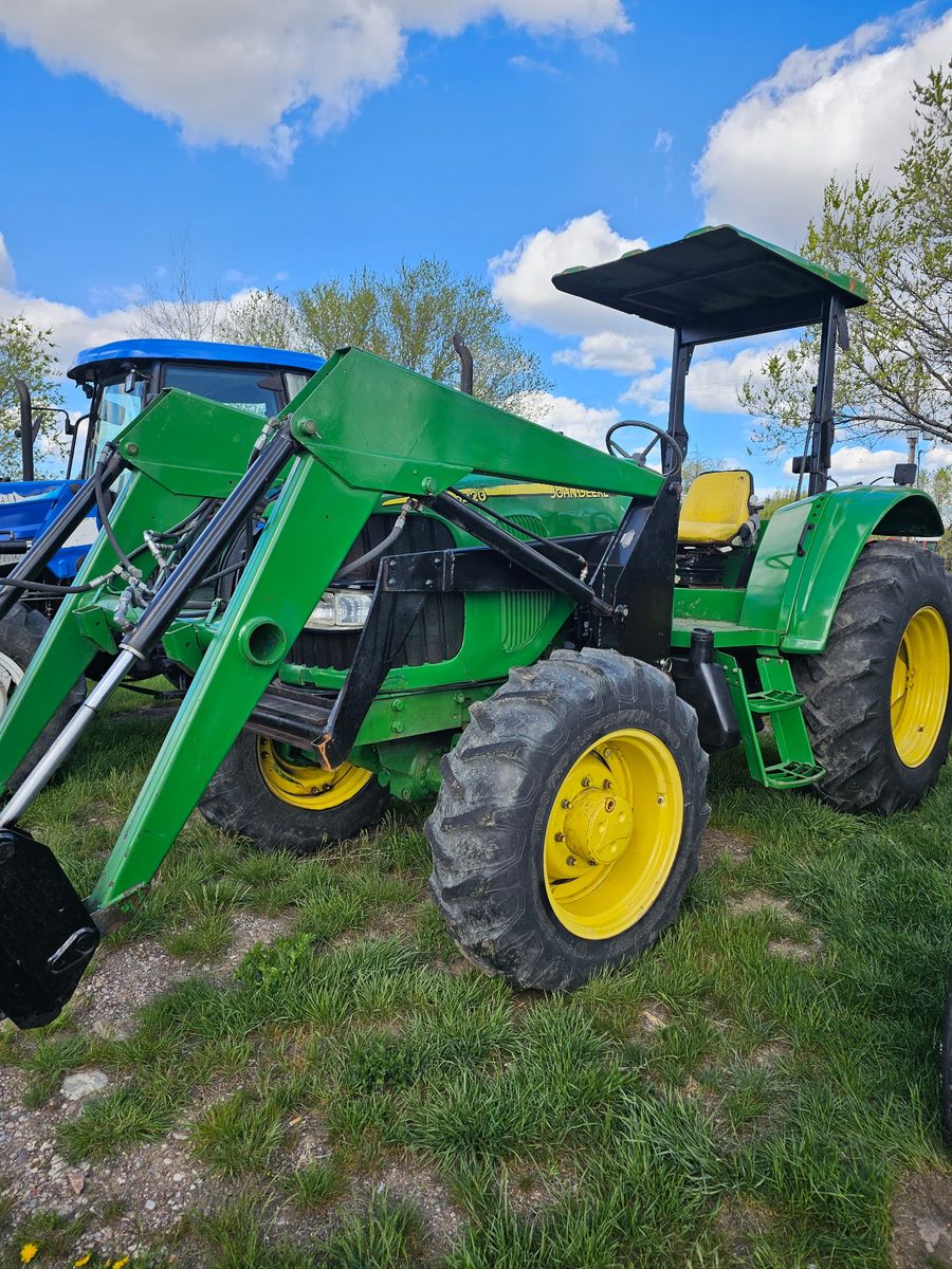 John Deere 6220