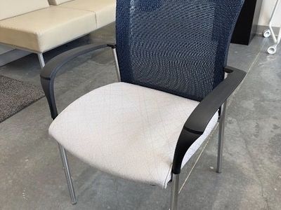Focus Guest Chair