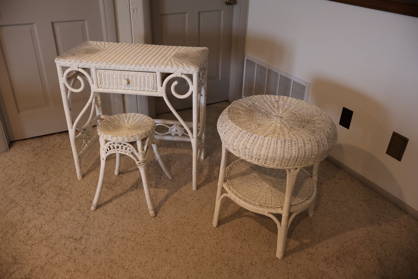 Vintage White Wicker Vanity, Stool, Table and Mirror.
