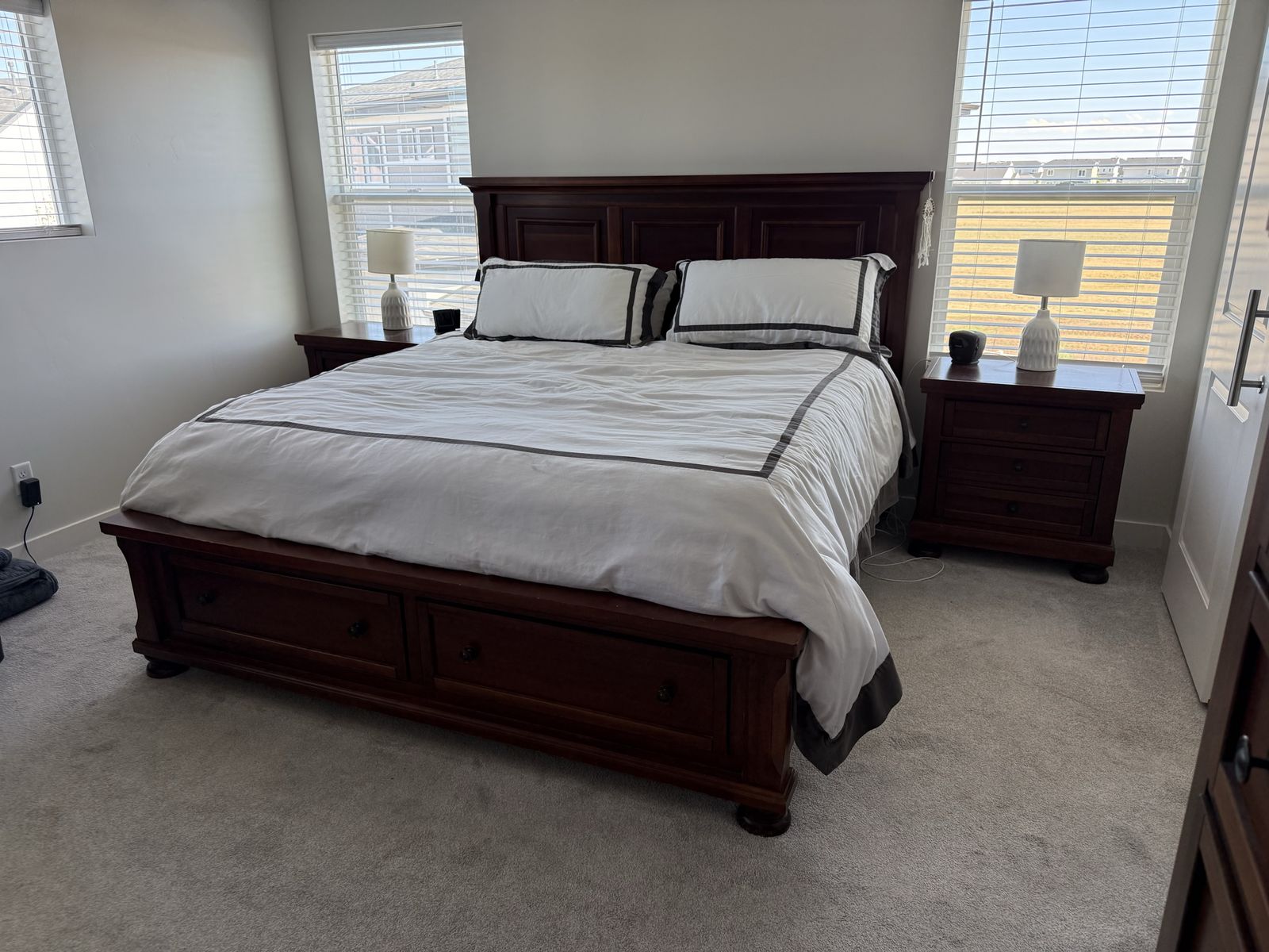 King Storage Bedroom Set which includes 2 Nightstands, Chest of Drawers, Dresser & Mirror