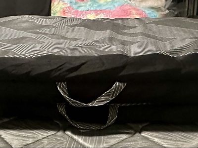 BRAND NEW Full Size Tri-Fold Mattress (3” Thick) w/ Carrying Handles on