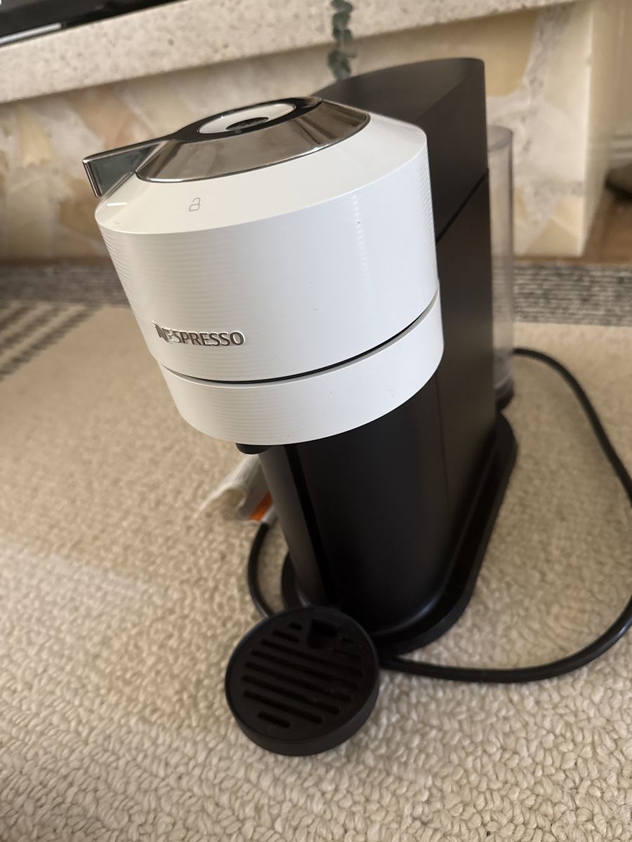Nespresso Vertuo next expresso machine- Black & White