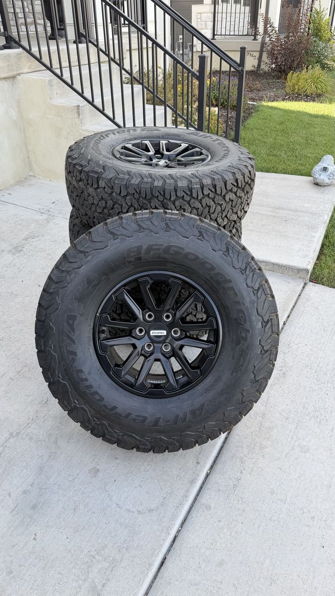 Ford F150 Raptor Rims and Tires 37/12.50R17 Bfgoodrich Ko2 Almost New