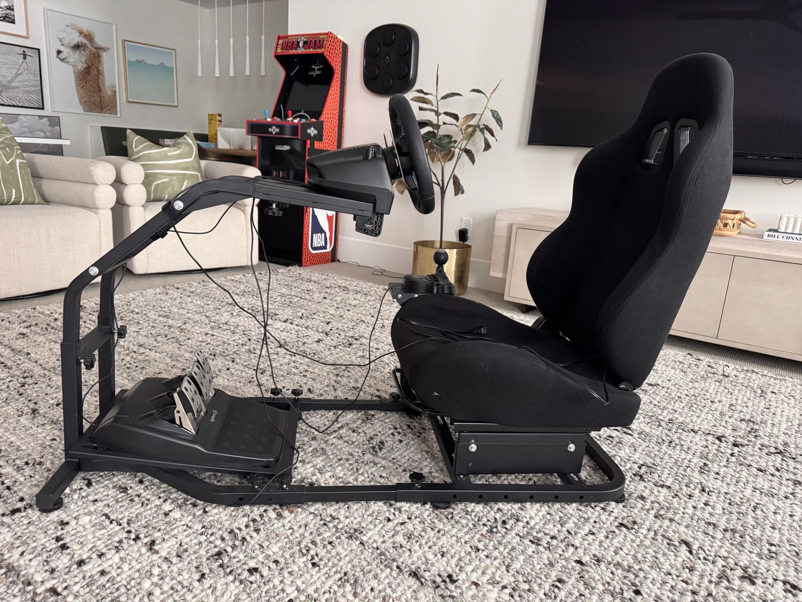 Logitech G920 Driving Force Racing Wheel & Pedals with Playseat Evolution - Xbox/PC