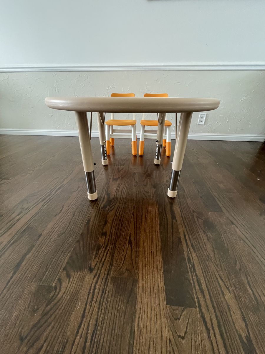 Kids Table And  Chairs - Adjustable Height