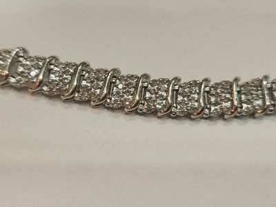 Women's tennis bracelet