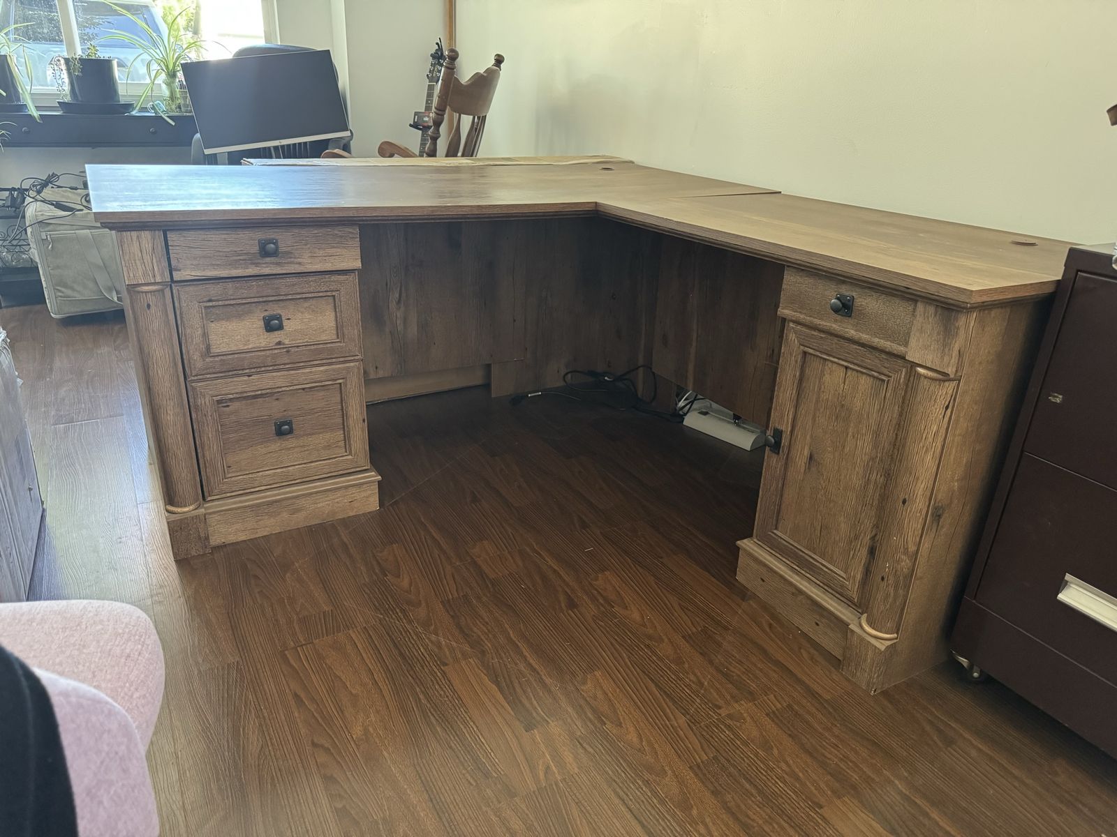 Sander L-Shaped Desk