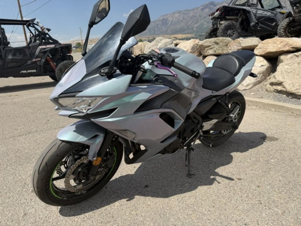 2024 Kawasaki Ninja® 650 KRT Edition ABS