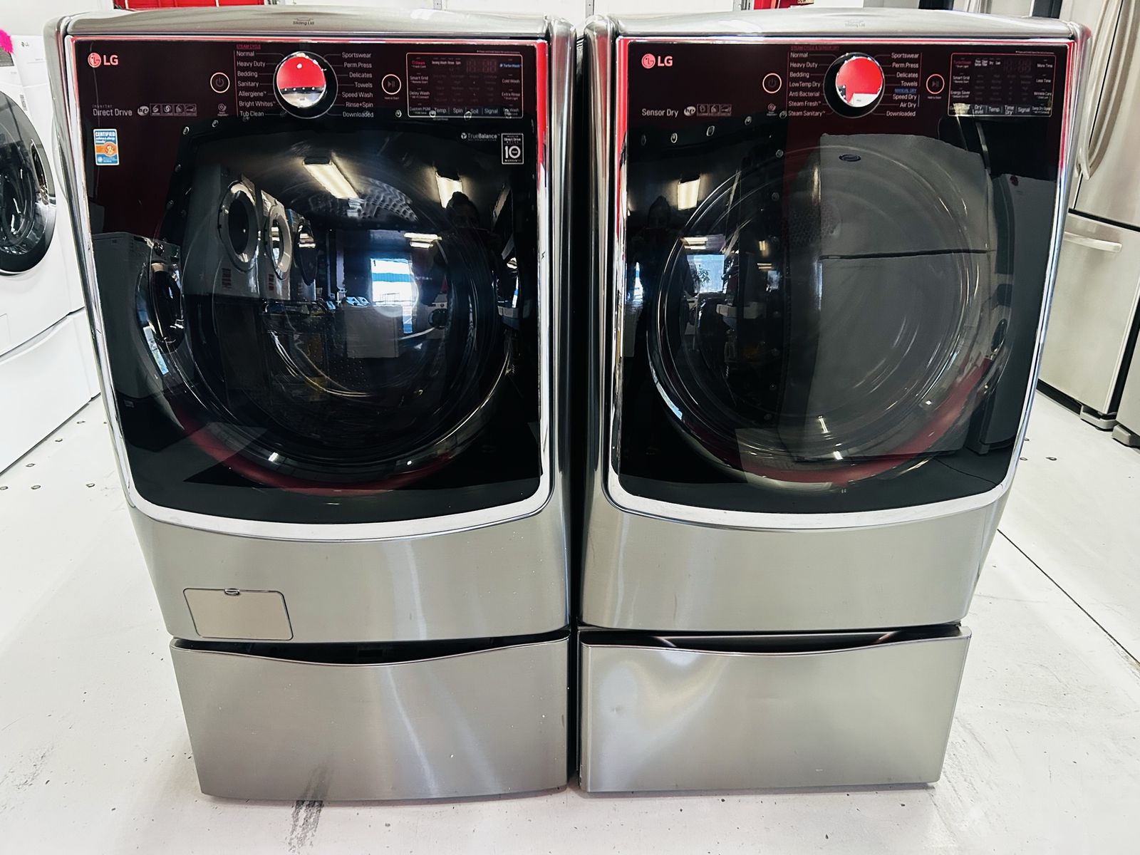 Lg Steam Electric Front Load Set With Lg SideKick Pedestal