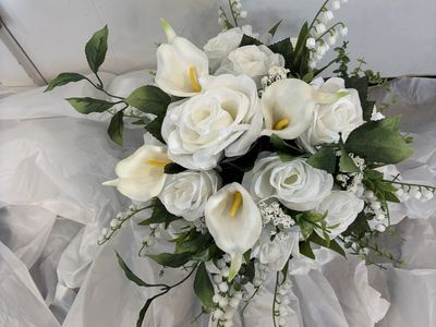 Elegant calla lilies and white Roses artificial Bridal Bouquet