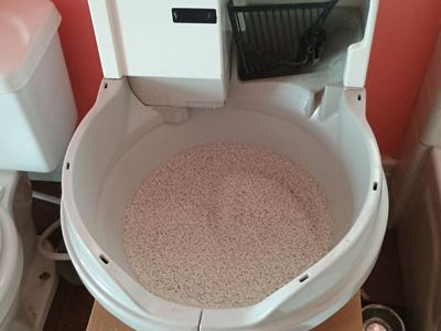 Cat Genie Self-Cleaning Litter Box w/ SaniSolution 120 Cartridge