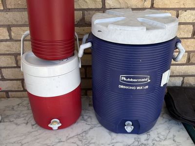 Rubbermaid & Igloo Water Coolers - Red & Blue Drink Dispensers with Spouts, 2-Piece Set