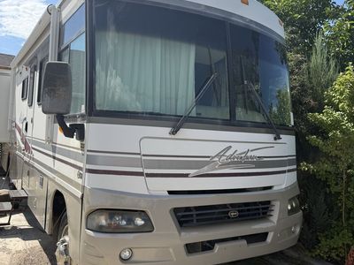 2004 Winnebago Adventurer Motorhome 35U - Class A motorhome 69k miles