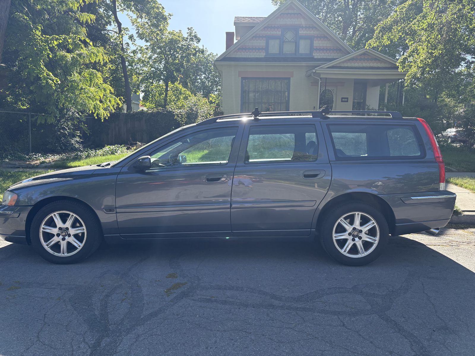 2005 Volvo V70 2.5T