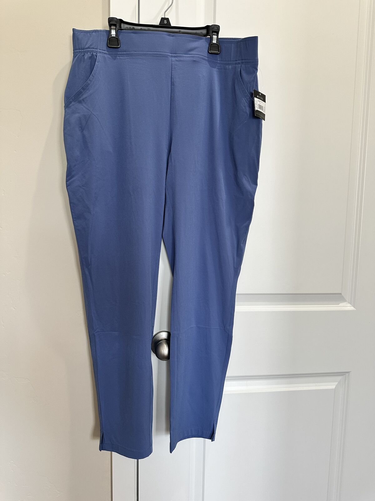 BNWT Eddie Bauer Women's Departure Ankle Pants, Water Resistant, Size M, Blue